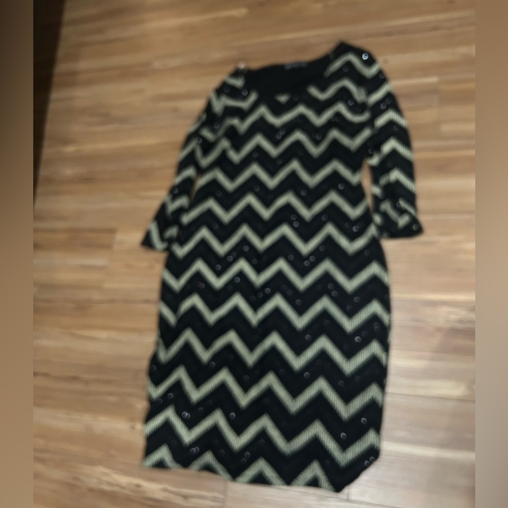 Fashion 2 Figure Chevron Patterned Black and Silver Midi Dress Size 2 - Picture 4 of 6
